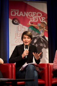 Blanche Segrestin, professeur à Mines ParisTech. Co-auteur de "Refonder l’entreprise (avec Armand Hatchuel. Seuil/La République des Idées). Ouvrage lauréat du Prix de la Recherche en Management. "Jeune pousse" du FCE