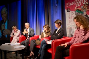 Première table ronde de la journée "Manager la complexité pour « sur-vivre »" présidée par Joêl de Rosnay (animation : Véronique Anger-de Friberg)